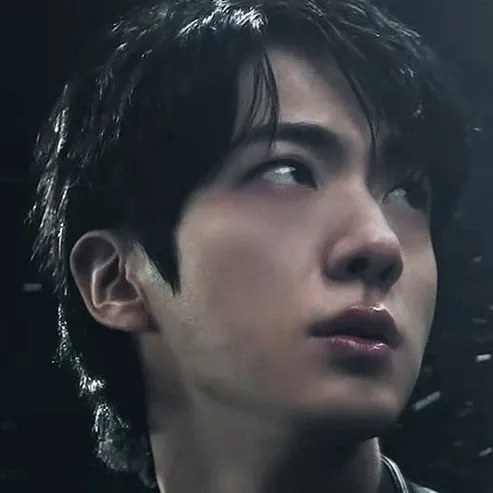 Behind-the-scenes cut of Jin (BTS)