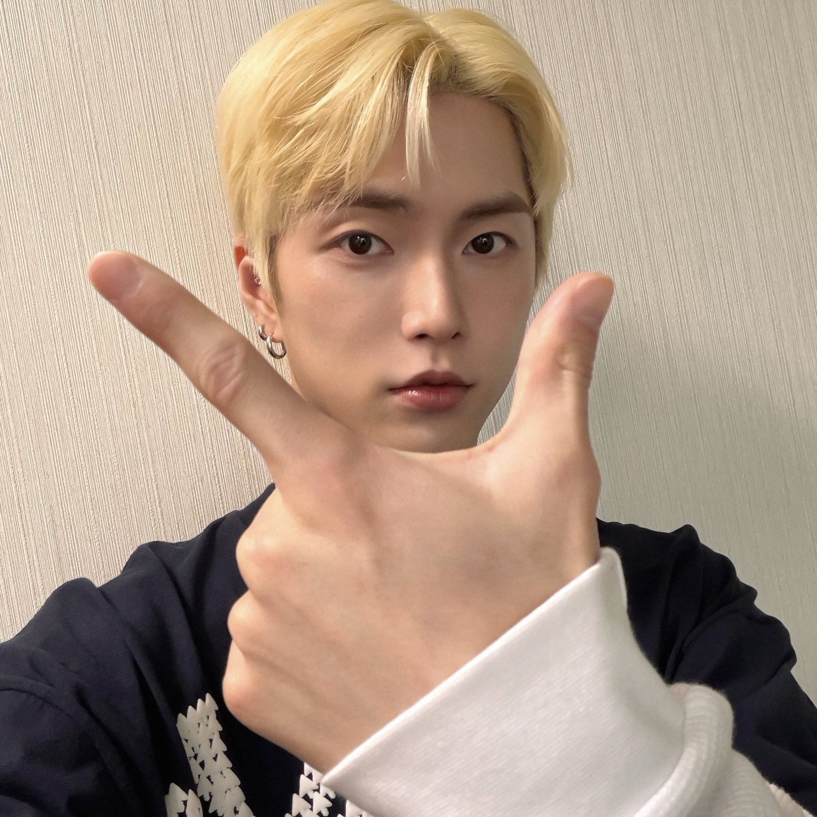 Behind-the-scenes cut of Seunghan