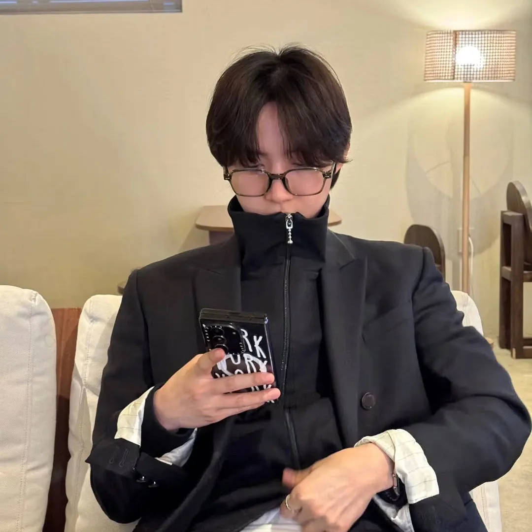 Behind-the-scenes cut of Hui (PENTAGON)