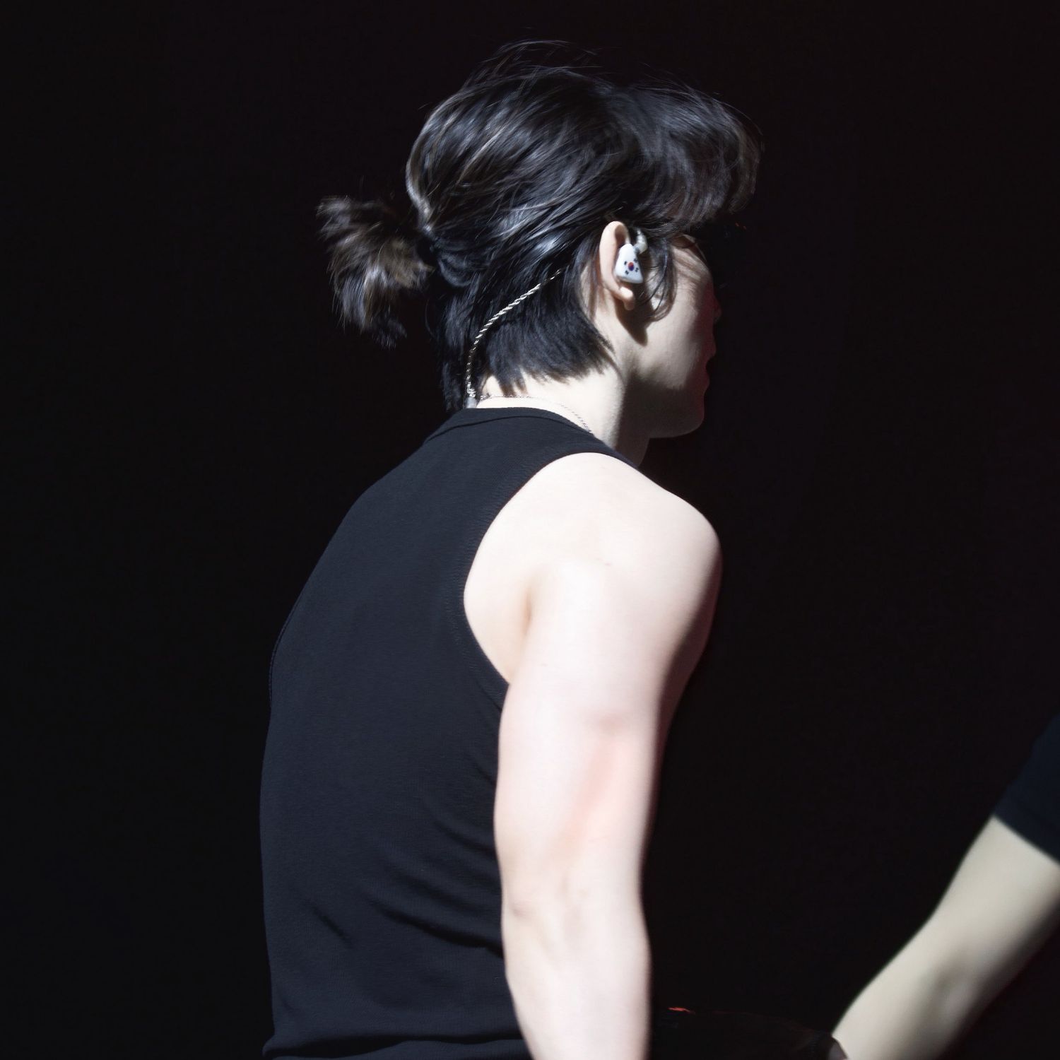 Behind-the-scenes cut of Donghae (Super Junior)