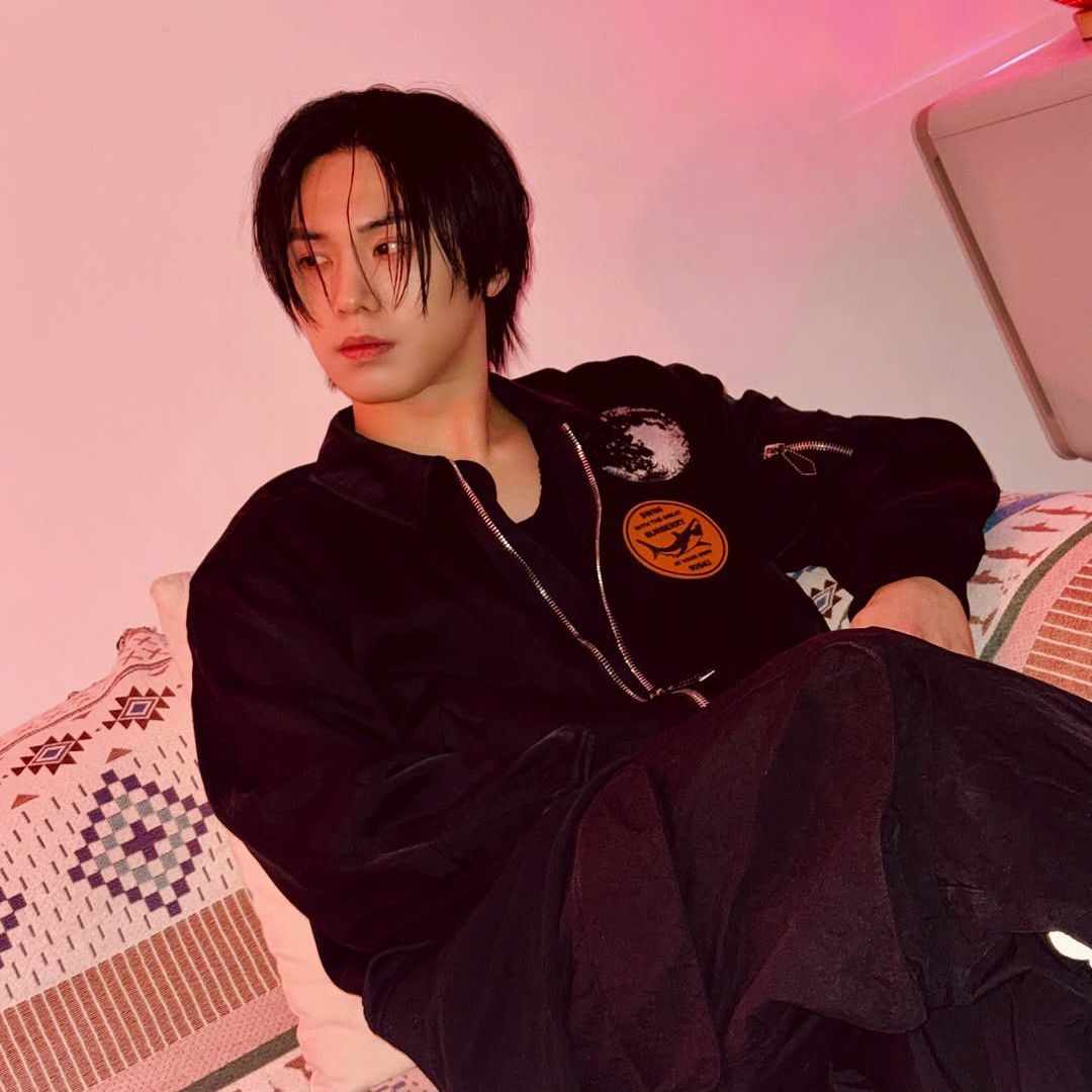 A moment captured by Rocky's fan