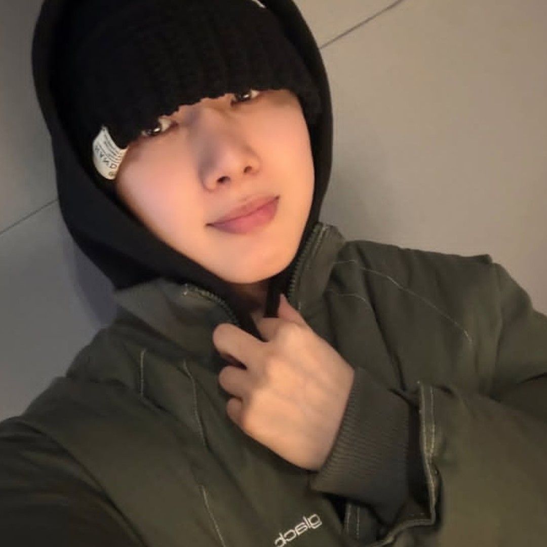 Behind-the-scenes cut of Hui (PENTAGON)