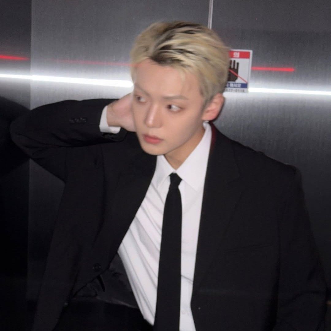 Behind-the-scenes cut of Chan (A.C.E)