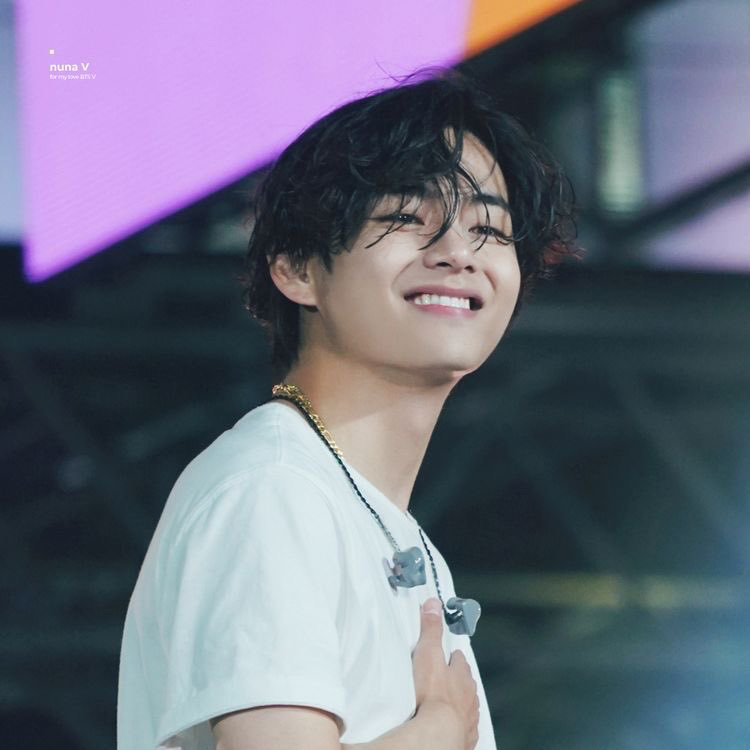 V (BTS)の最新写真