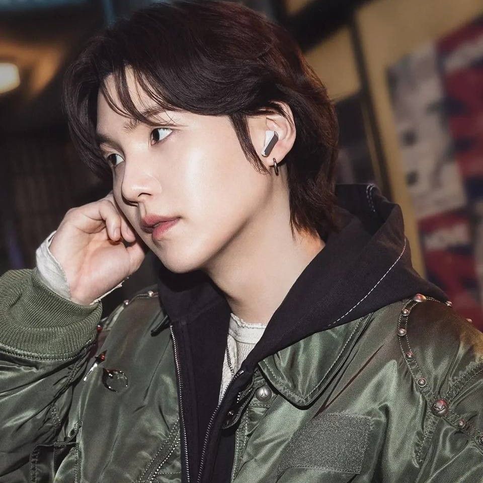Latest photo of SUGA (BTS)