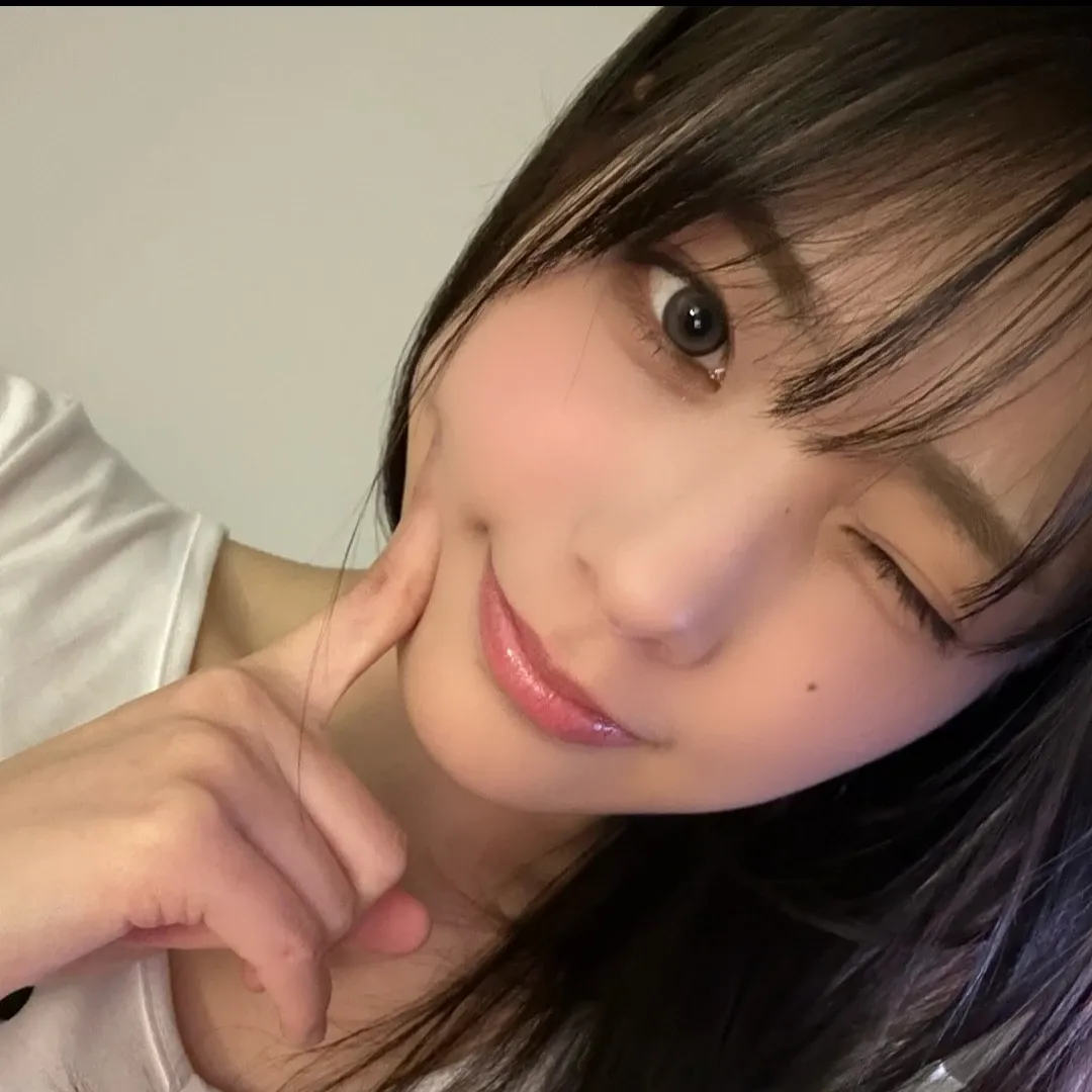 Recent activity shot of Siyeon (QWER)