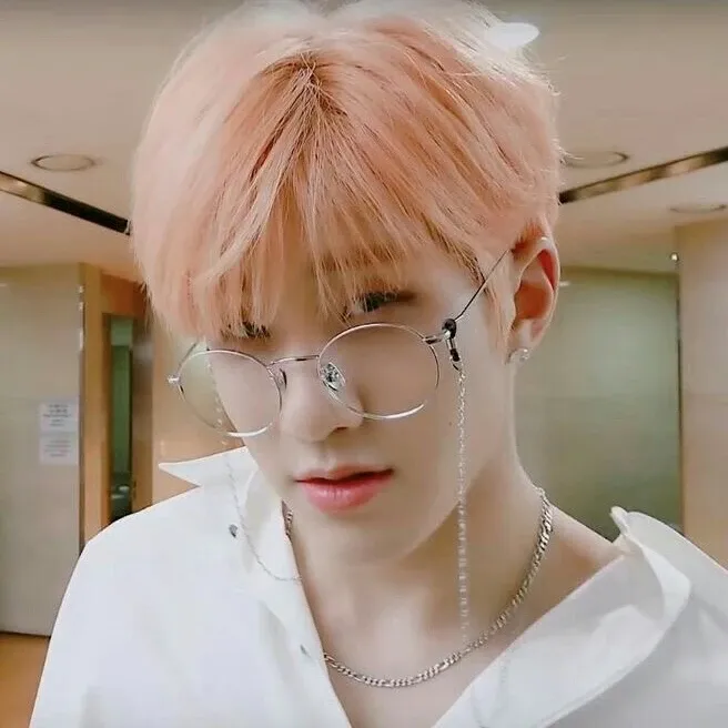 Latest photo of Jinjin (ASTRO)