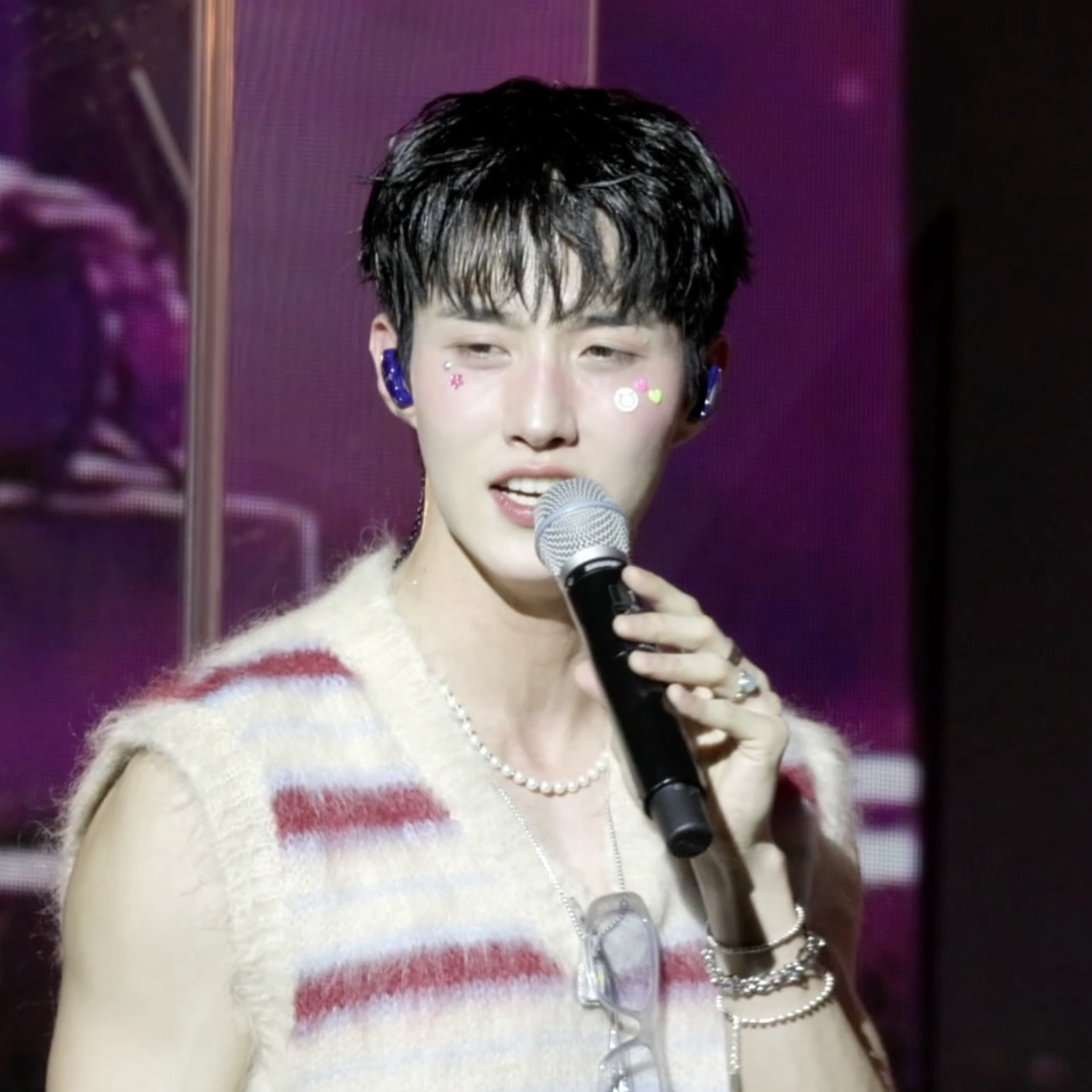 Behind-the-scenes cut of Yeoone (PENTAGON)