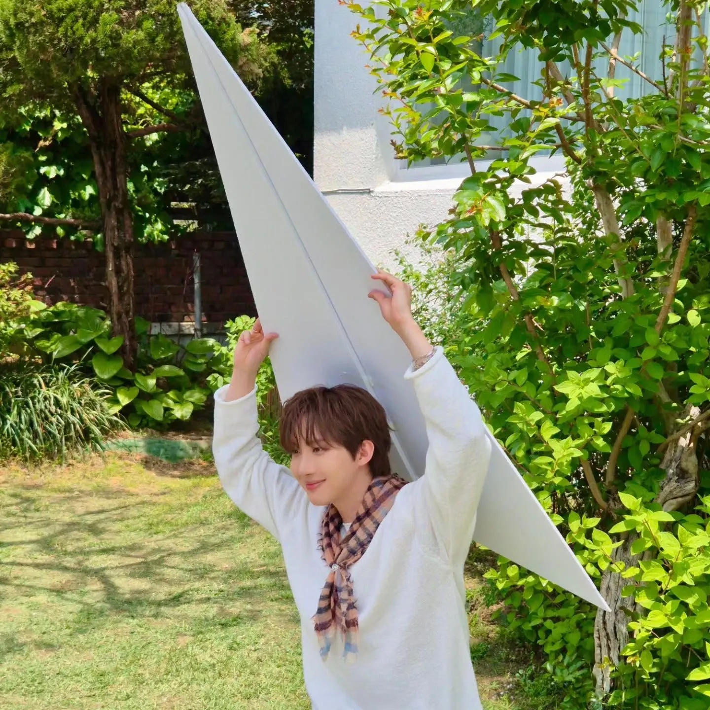 Behind-the-scenes cut of Hui (PENTAGON)