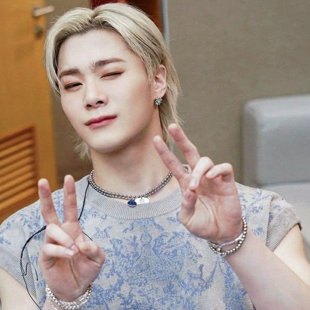 Behind-the-scenes cut of Moonbin (ASTRO)