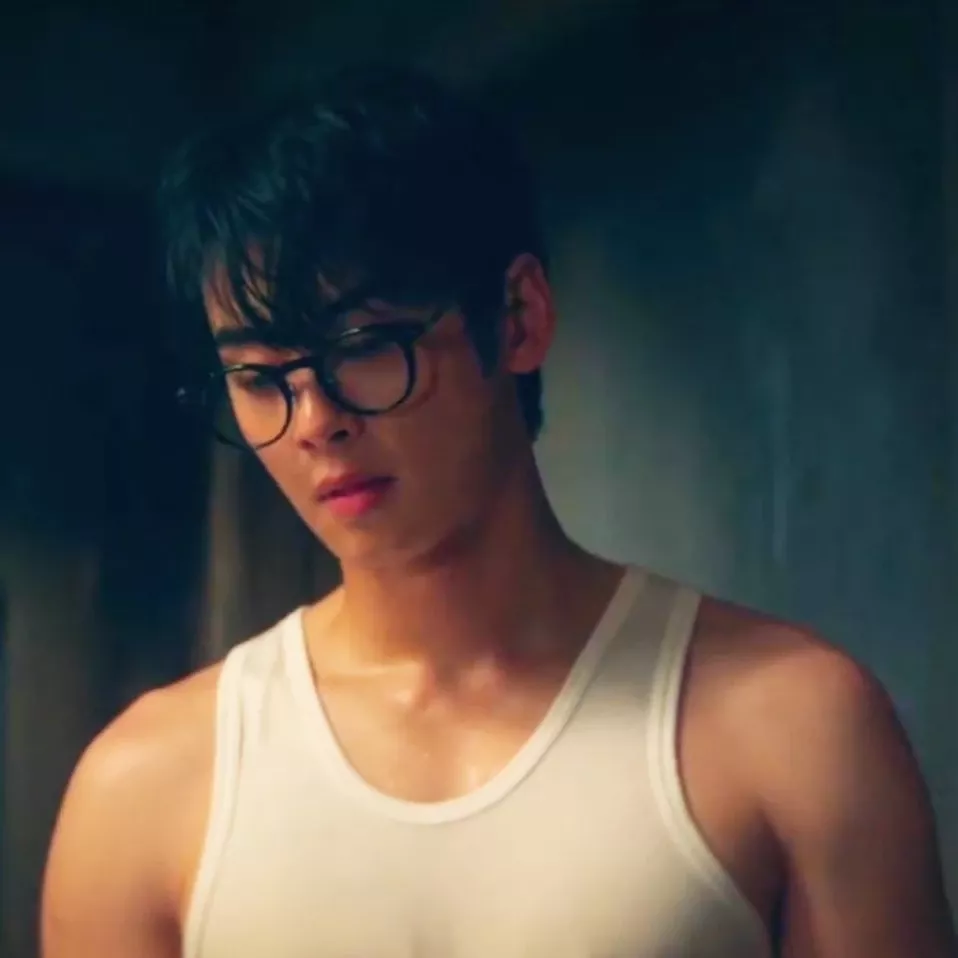 Latest photo of Eunwoo (ASTRO)