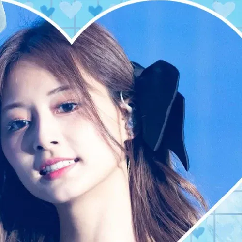Momen yang diabadikan oleh penggemar Tzuyu (TWICE)