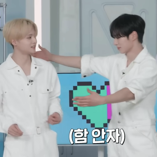 Behind-the-scenes cut of Kim Junseo (ALPHA DRIVE ONE)