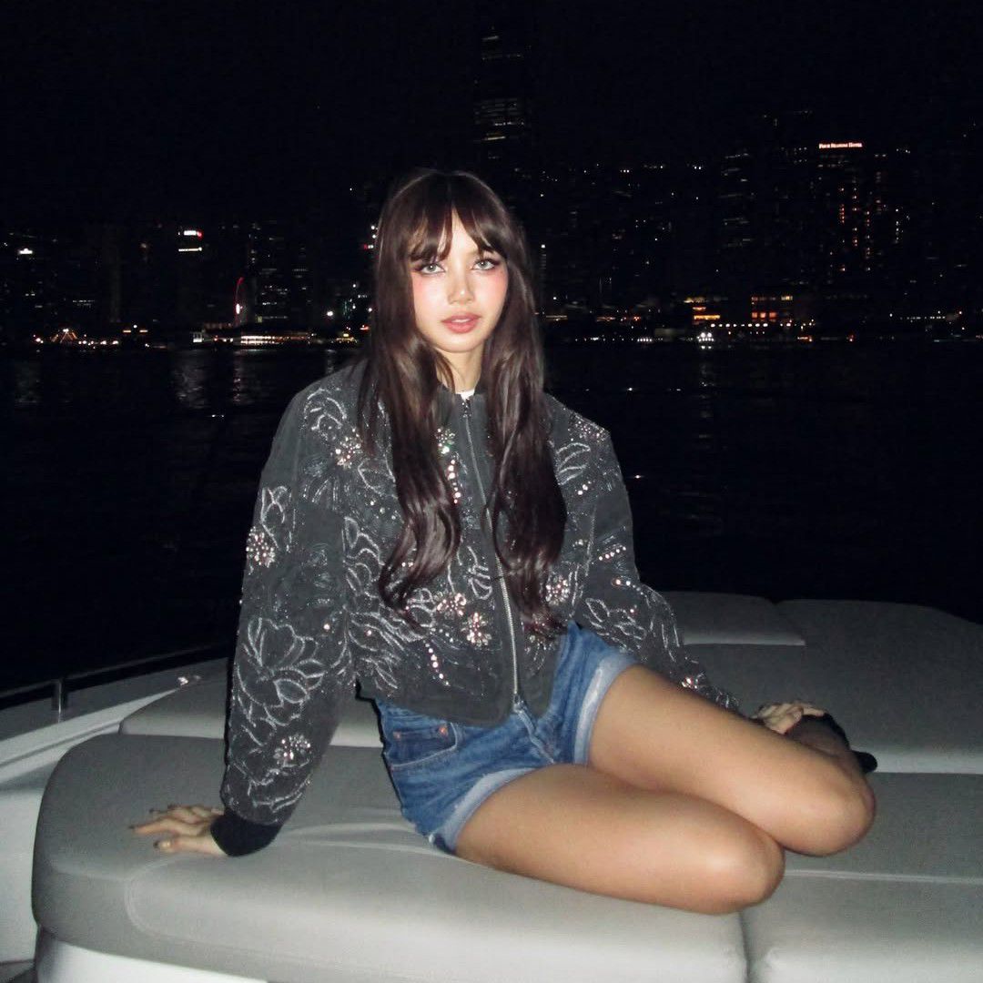 Momen yang diabadikan oleh penggemar Lisa (BLACKPINK)