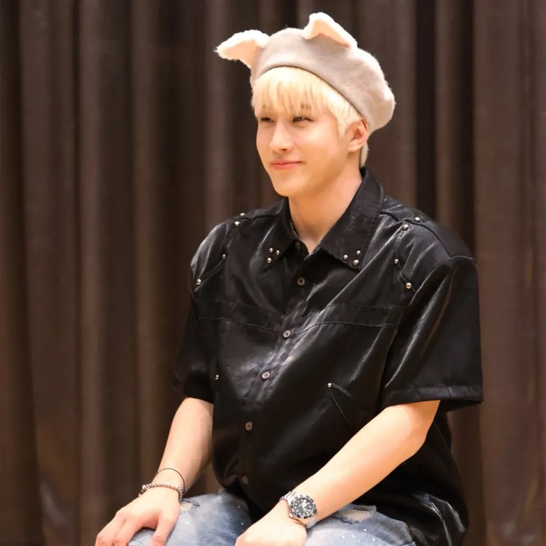 A moment captured by Jinjin (ASTRO)'s fan