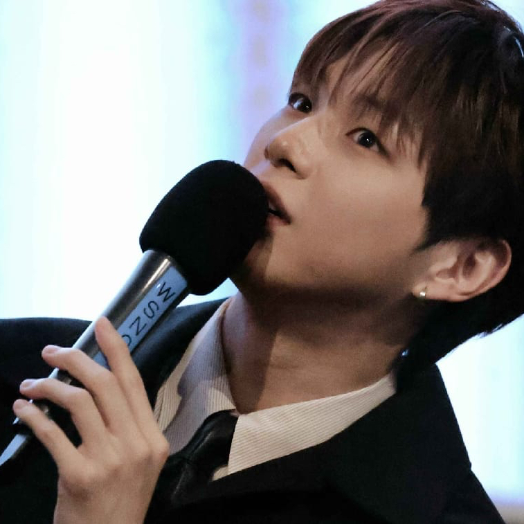 강다니엘 최근 활동샷