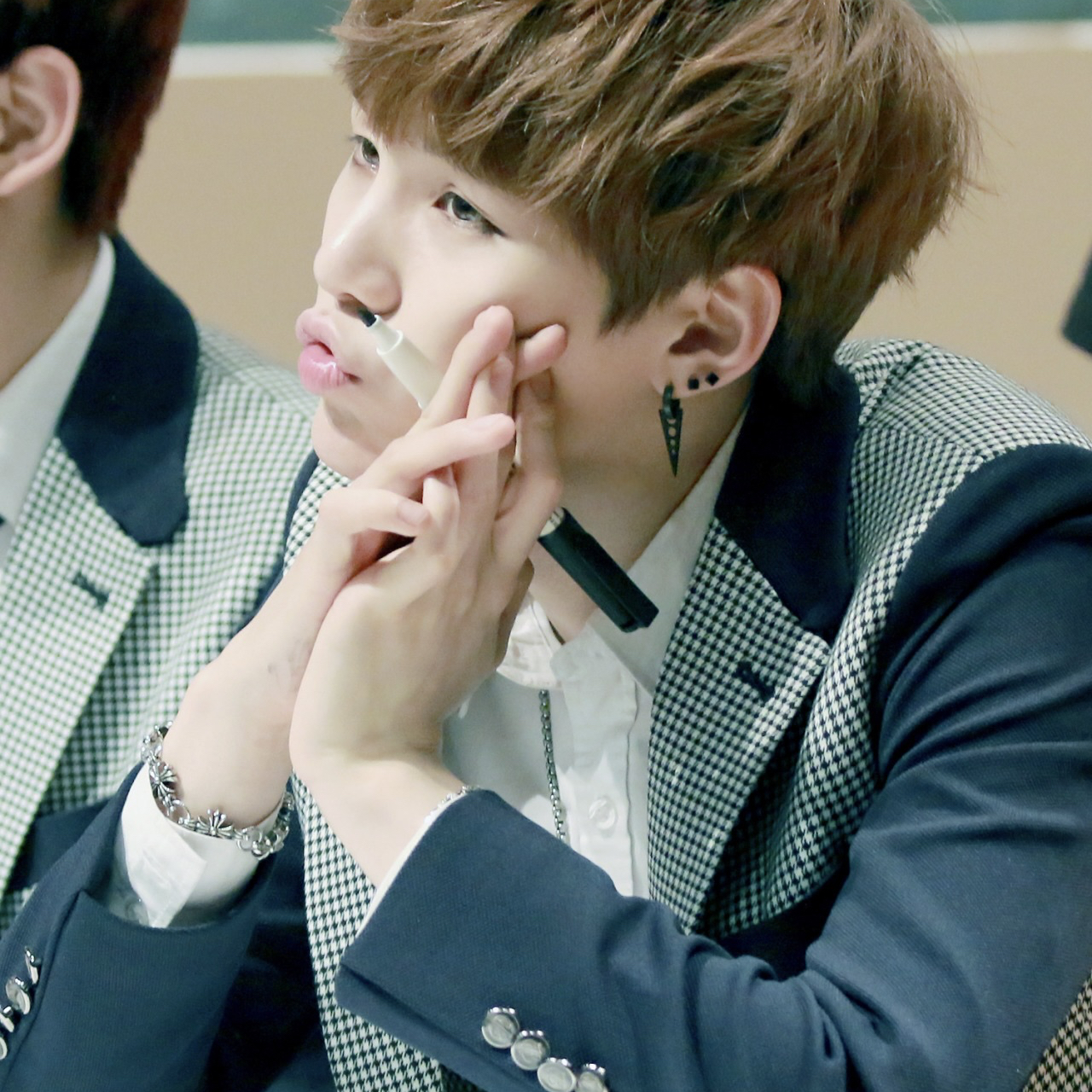 Foto terbaru SUGA (BTS)