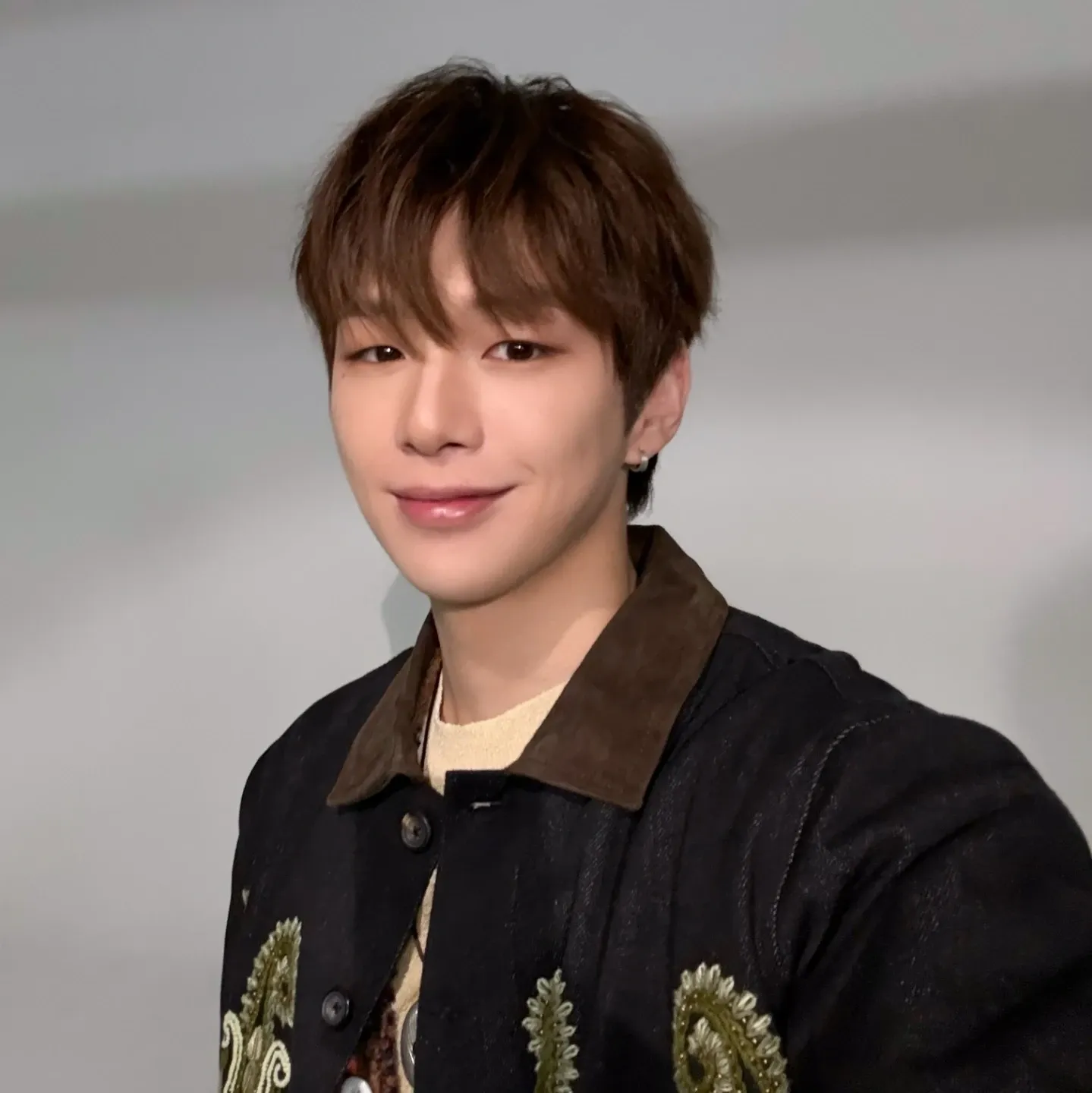 강다니엘의 비하인드 컷