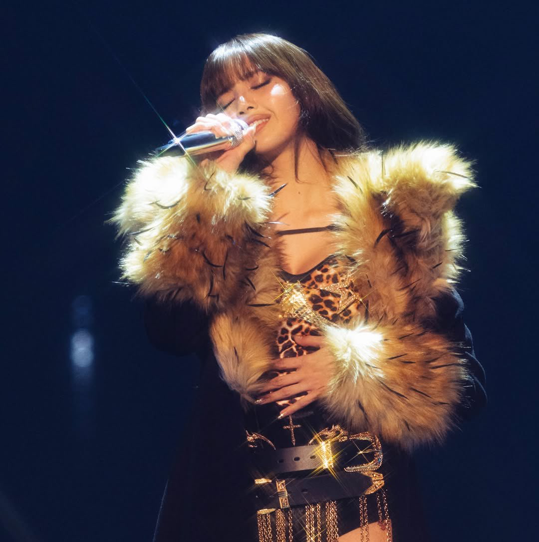 Potret di balik layar Lisa (BLACKPINK)