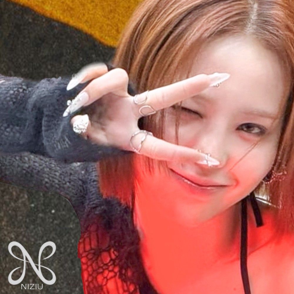 Behind-the-scenes cut of Mako (NiziU)