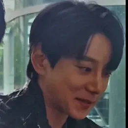 Recent activity shot of Hwang Chiyeol