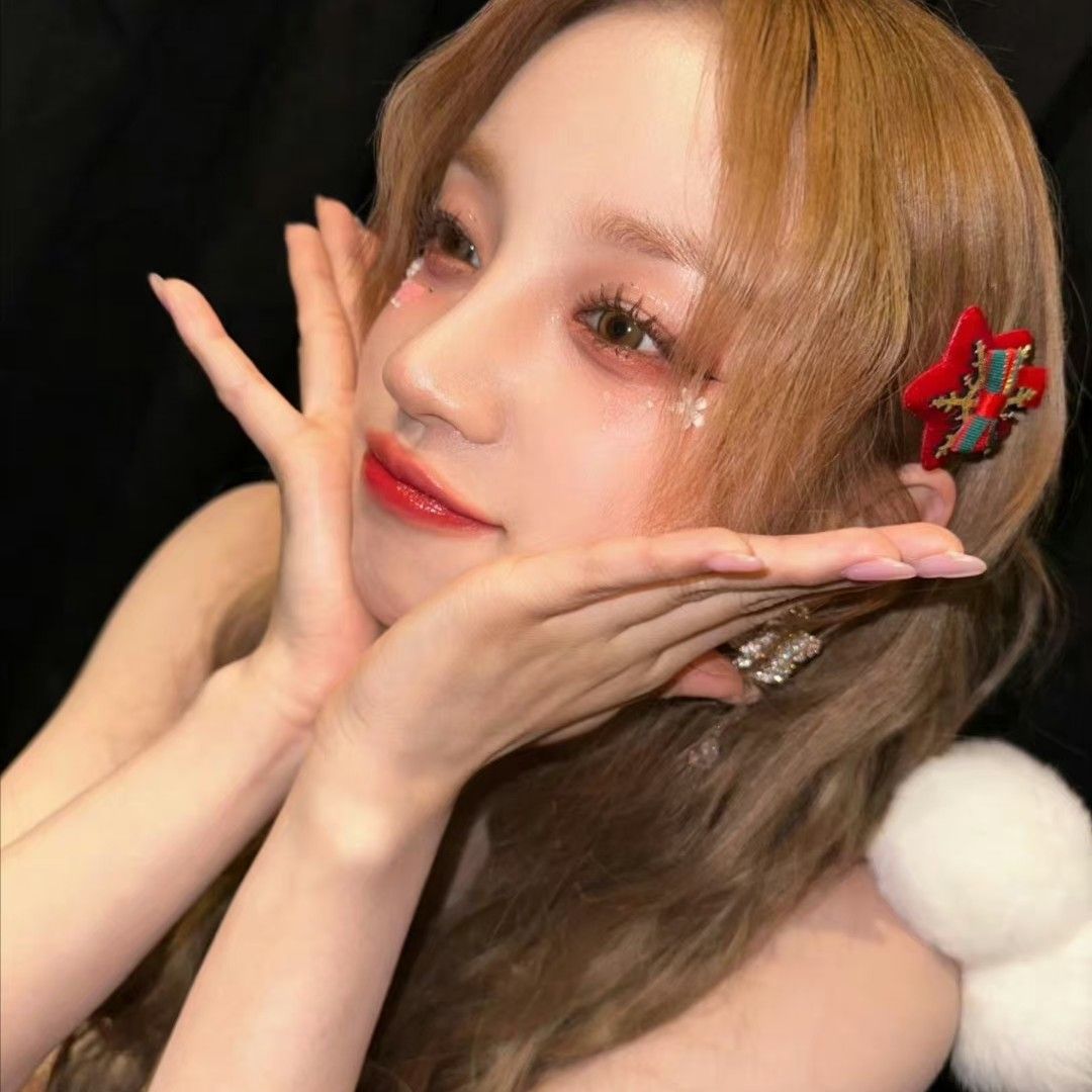 Behind-the-scenes cut of Yuqi (i-dle)