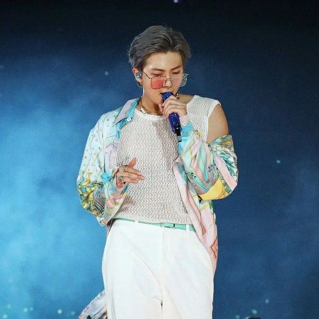 Behind-the-scenes cut of BTS