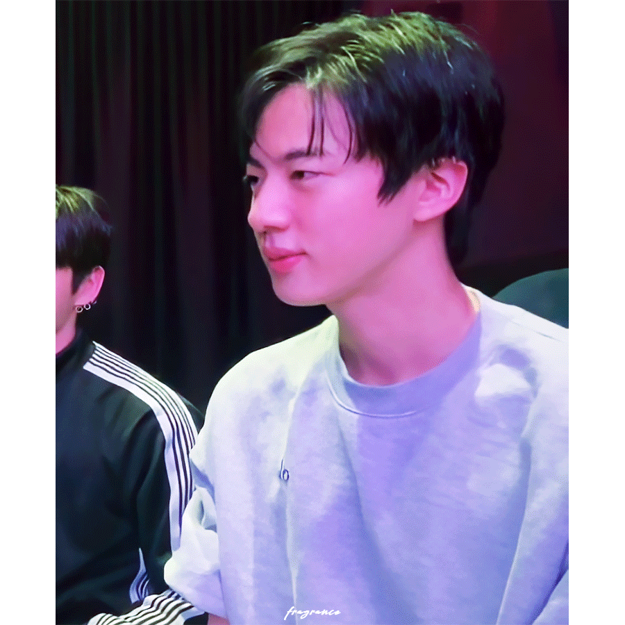 ジン (BTS)の最近の活動写真