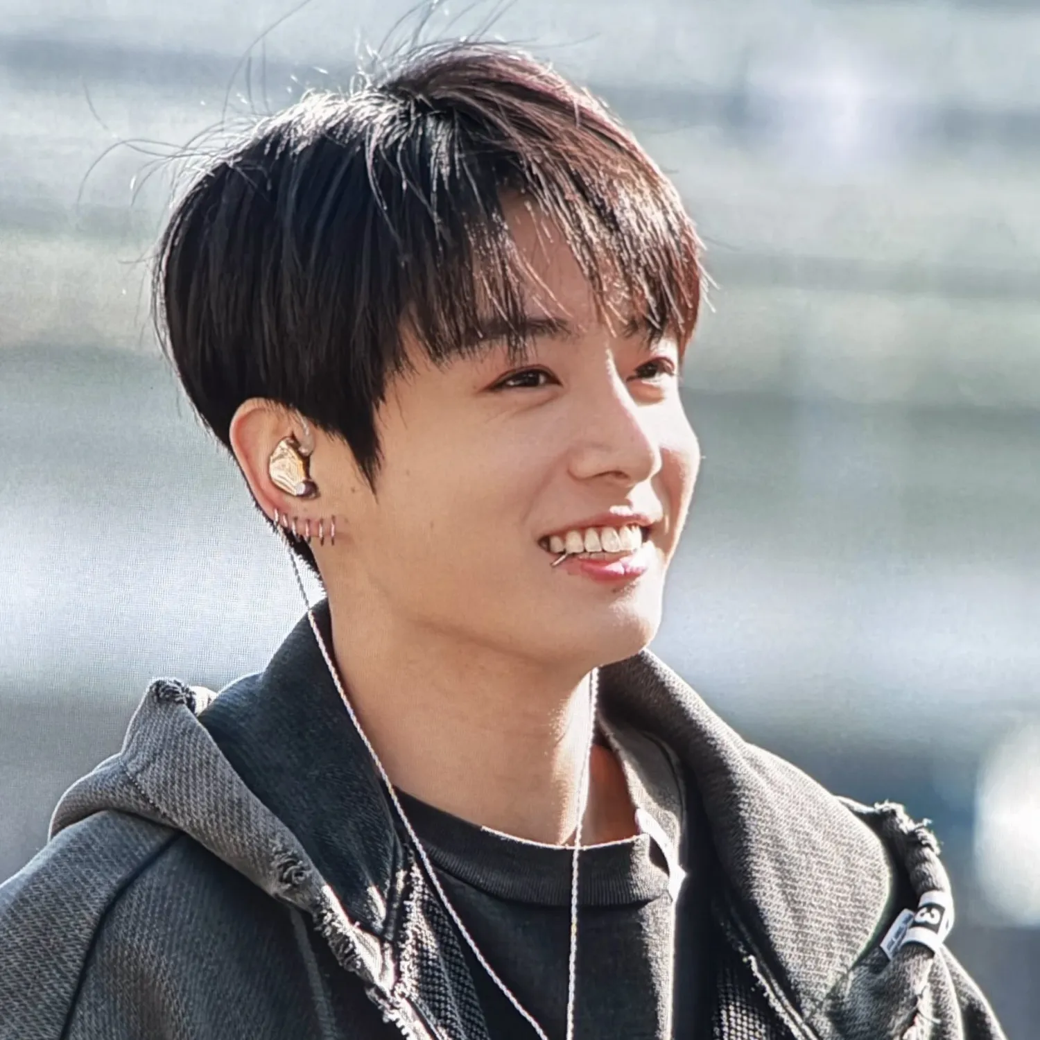 Foto aktivitas terbaru Jungkook (BTS)