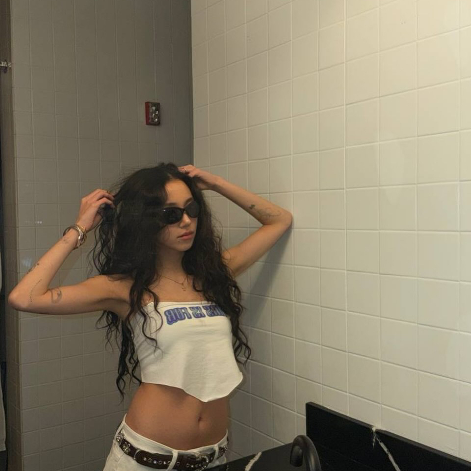 Behind-the-scenes cut of Chaeyoung (TWICE)