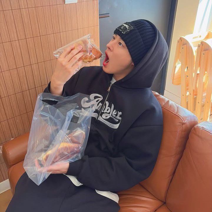 A moment captured by Choi Byungchan's fan