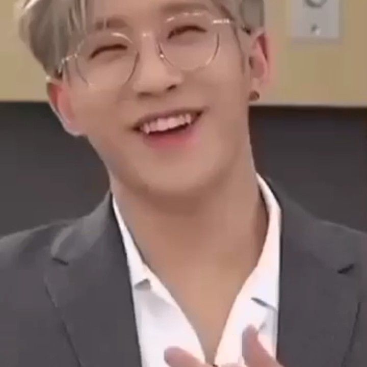 A moment captured by Jinjin (ASTRO)'s fan