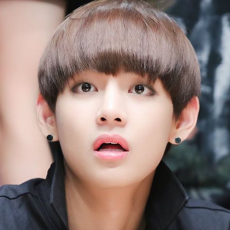 A moment captured by V (BTS)'s fan