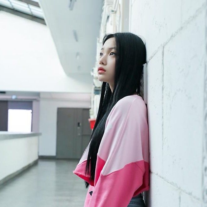 Recent activity shot of Park Boeun (CLASS:y)