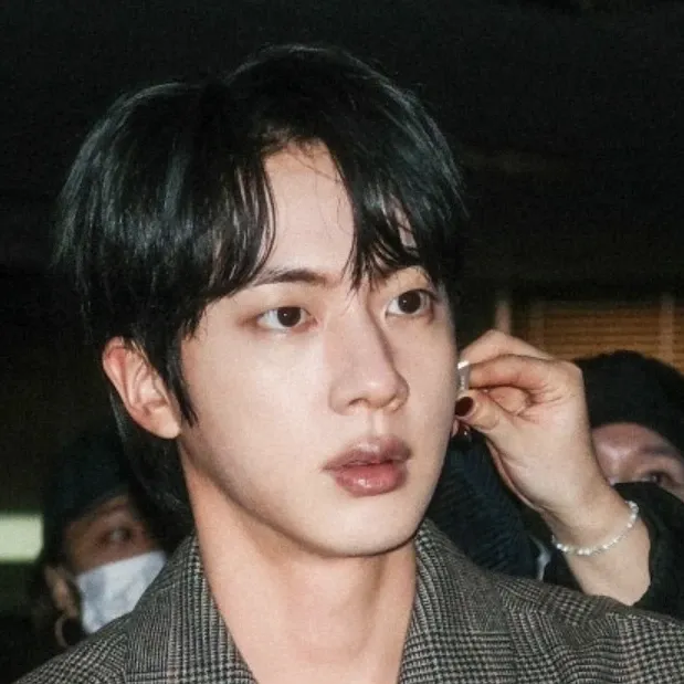 진 (방탄소년단)의 최신 사진