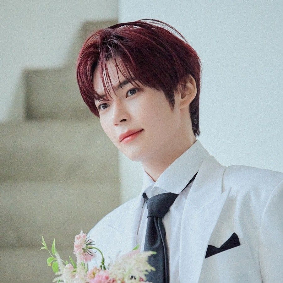 成韩彬 (ZEROBASEONE)的最新活动照片