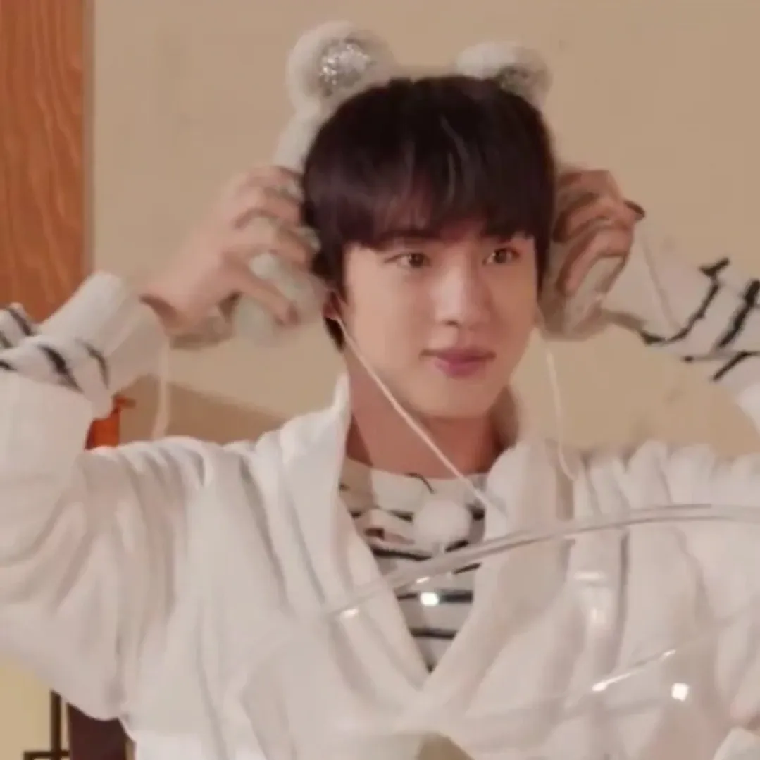 Behind-the-scenes cut of Jin (BTS)