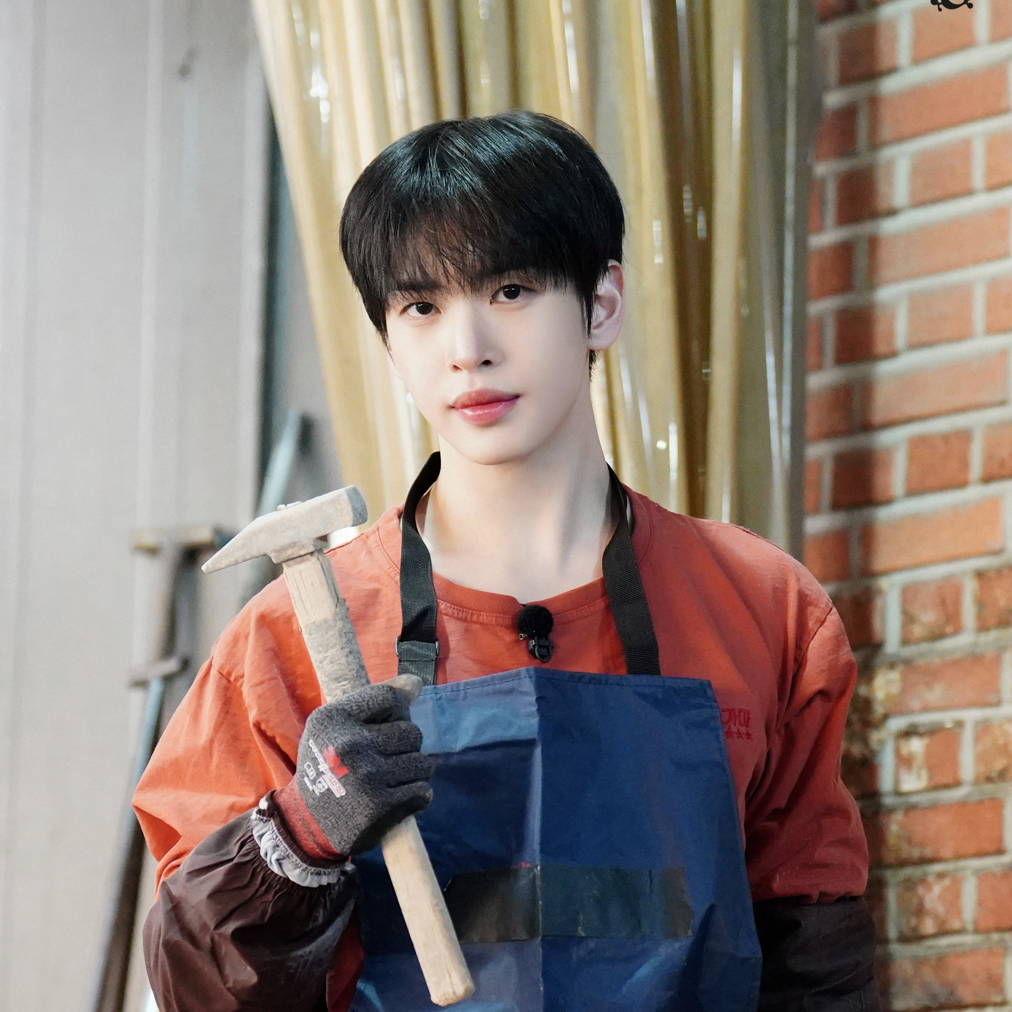 Recent activity shot of Allen (CRAVITY)