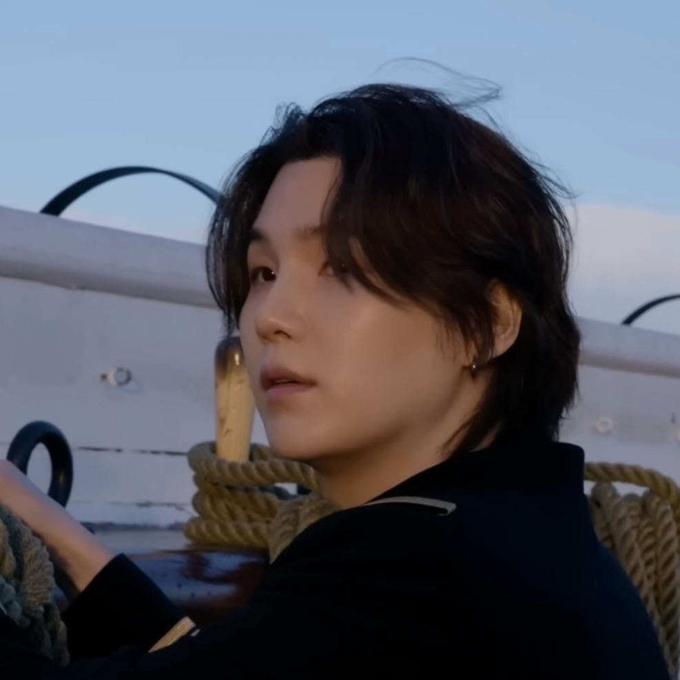 Latest photo of SUGA (BTS)