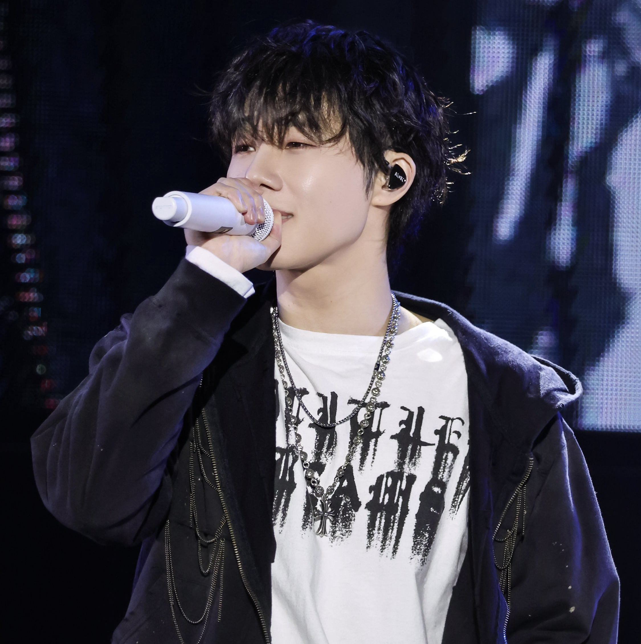 Behind-the-scenes cut of Sungkyu (INFINITE)