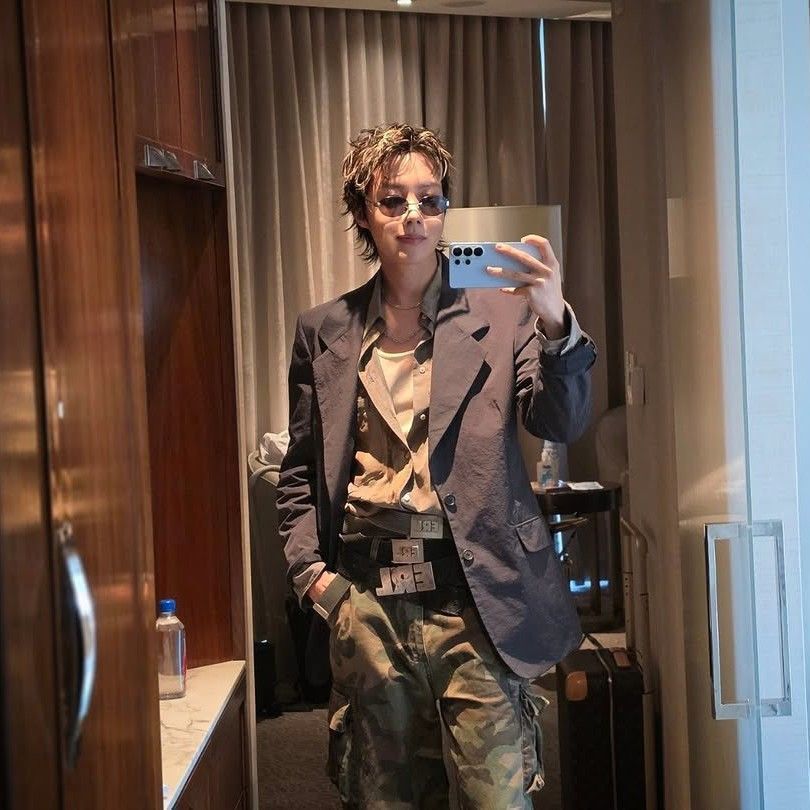 Foto aktivitas terbaru j-hope (BTS)