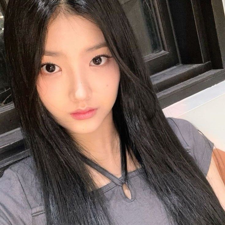 Behind-the-scenes cut of Kelly (BADVILLAIN)