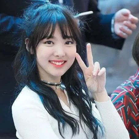 Latest photo of Nayeon (TWICE)