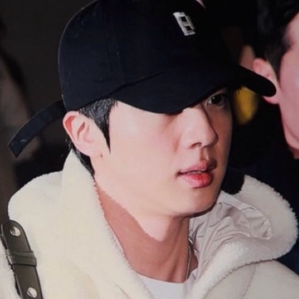 Foto terbaru Jin (BTS)