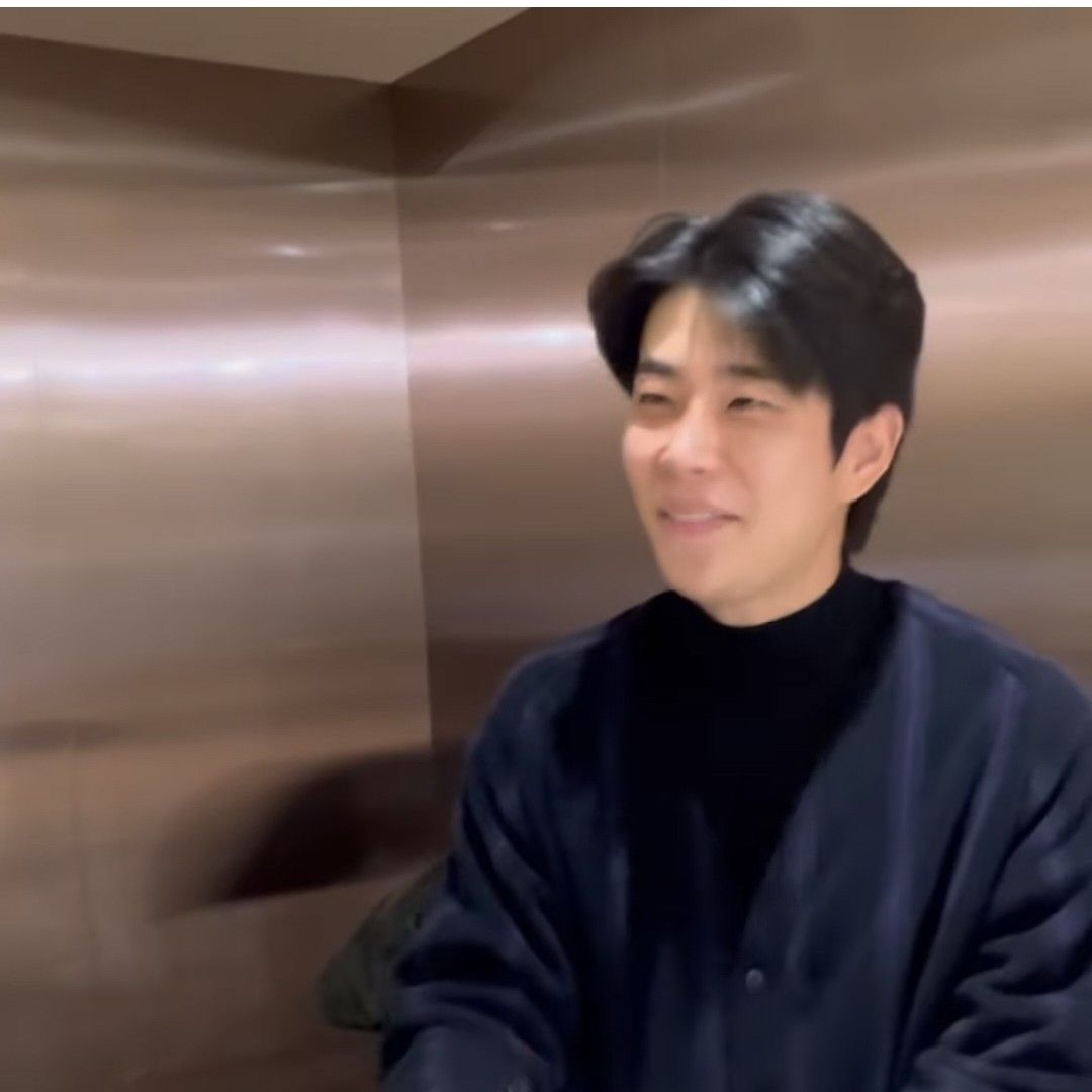 Latest photo of MJ (ASTRO)