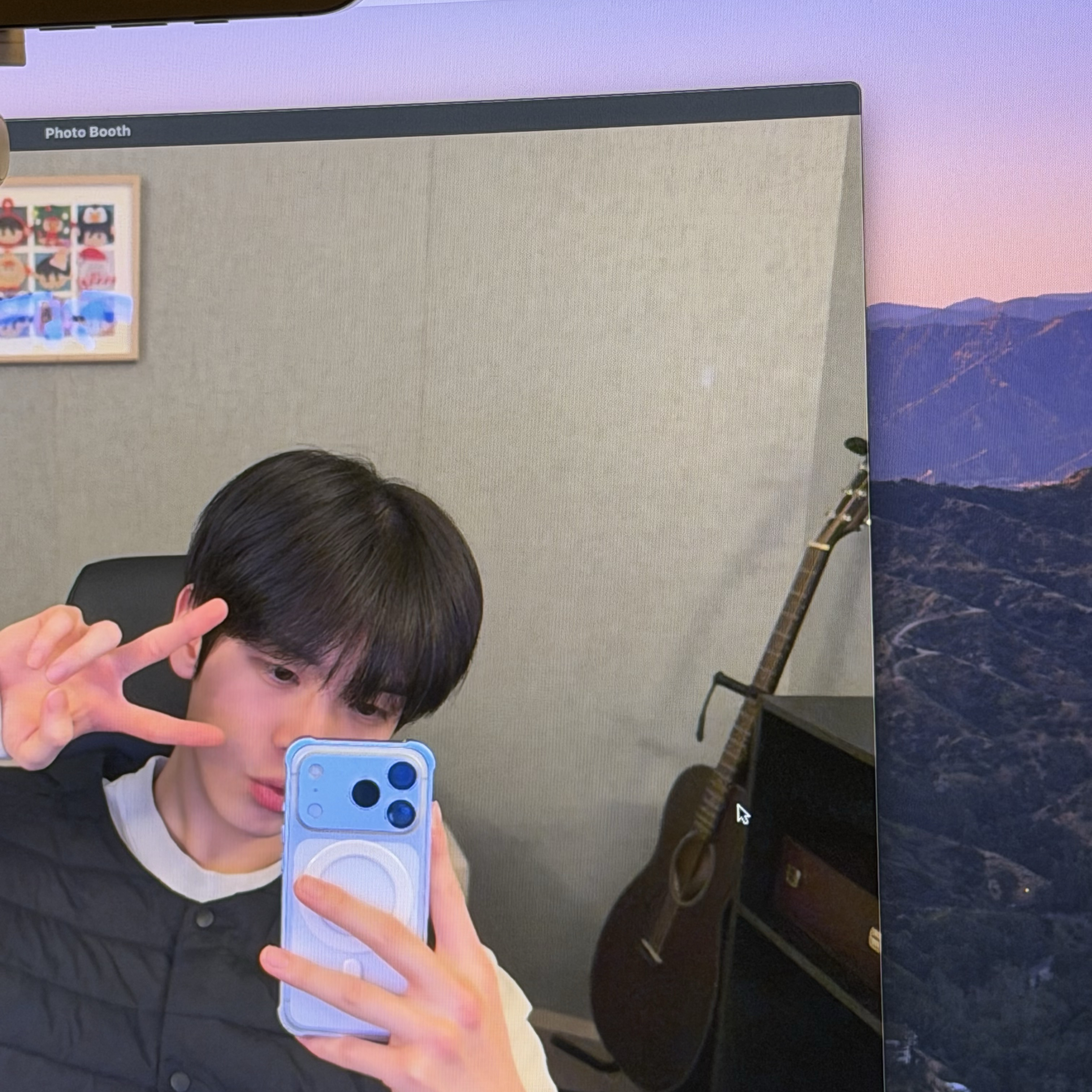 Recent activity shot of Allen (CRAVITY)