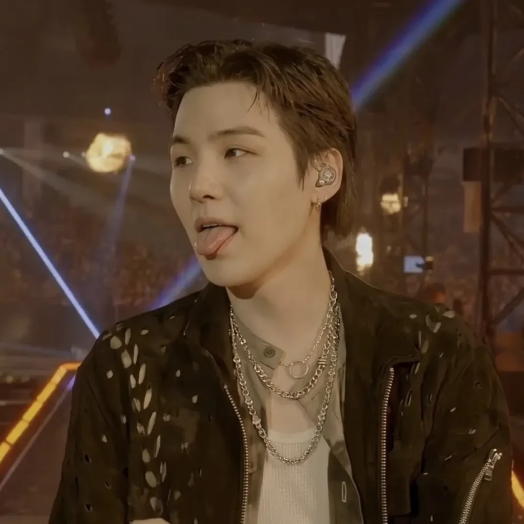 Latest photo of SUGA (BTS)