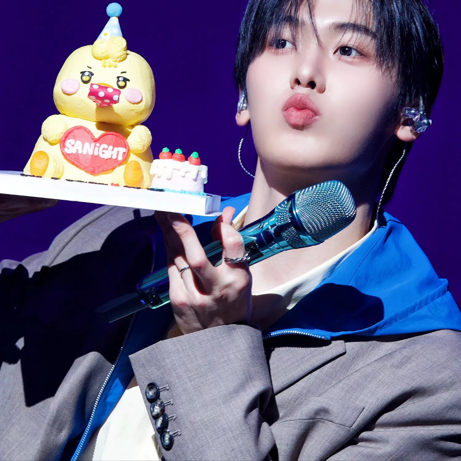 ASTRO的最新照片