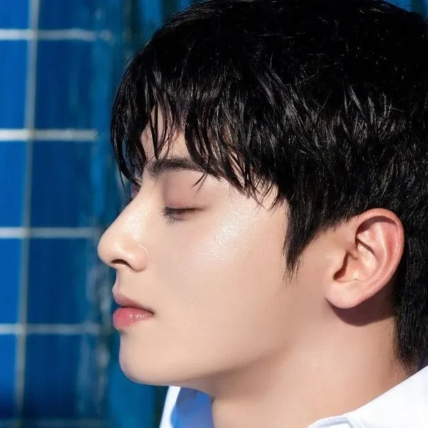 Recent activity shot of Eunwoo (ASTRO)