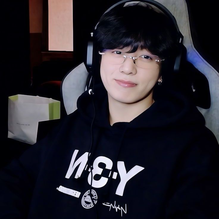 Momen yang diabadikan oleh penggemar Jungkook (BTS)